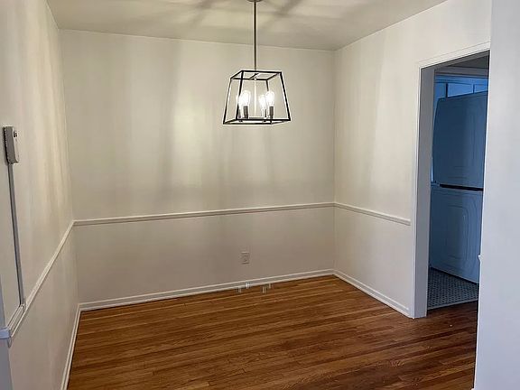 4th image of 1124 Glenville Dr #2