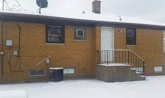 3rd image of 193 W 29th Pl