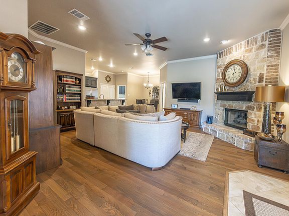 4th image of 4402 108th St Unit 10