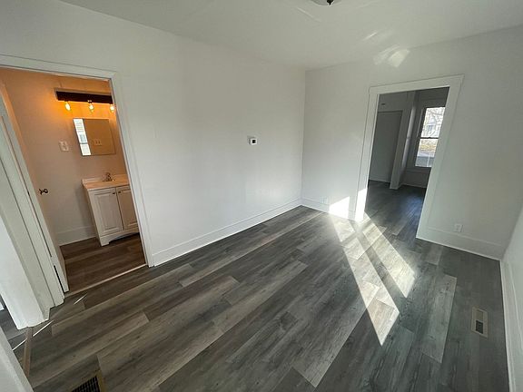 4th image of 306 E Hillsdale St #.5