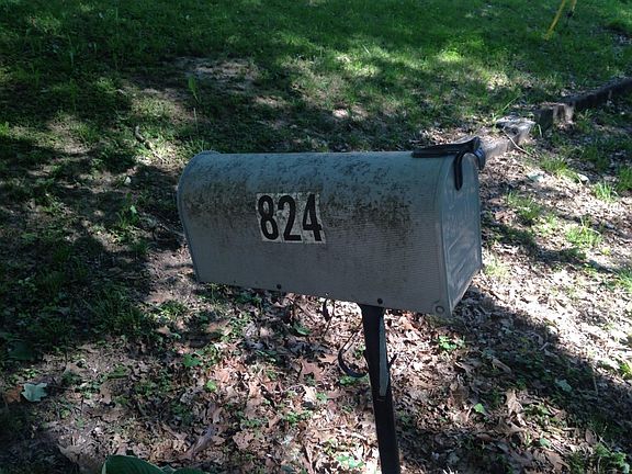 2nd image of 824 Sharon Dr