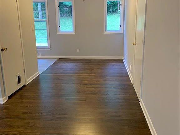 Living/dining area