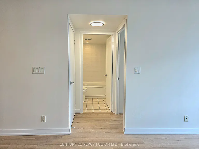 36 Lee Centre Dr #2108 — Photo 7