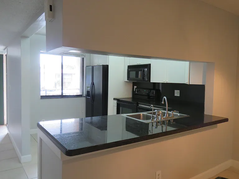 193 Lakeview Dr #205 — Photo 8