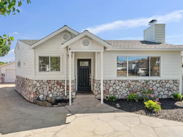 577 Dorothy Ln, Martinez, CA 94553