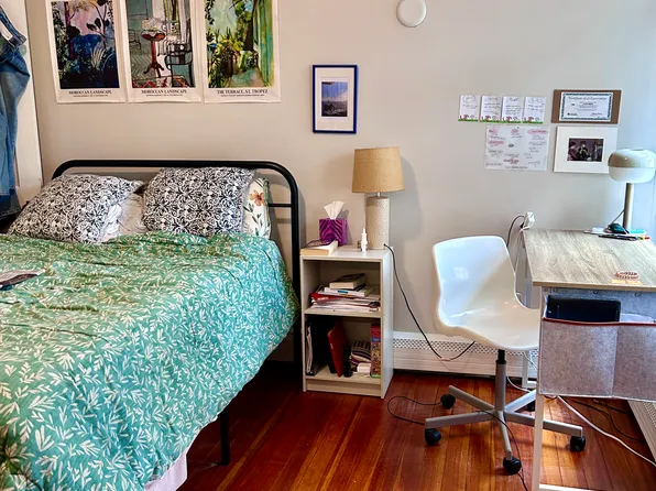 805 Washington St #2, Brookline, MA 02446