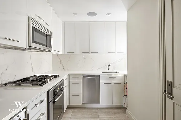 Sold by Warburg | media 5