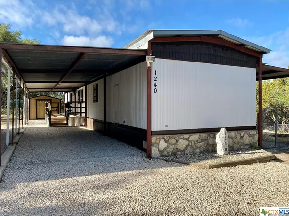 1240 Highview St, Canyon Lake, TX 78133