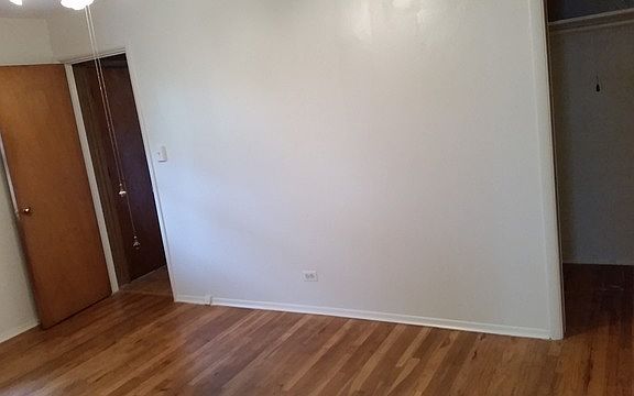 5th image of 214 Des Plaines Ln