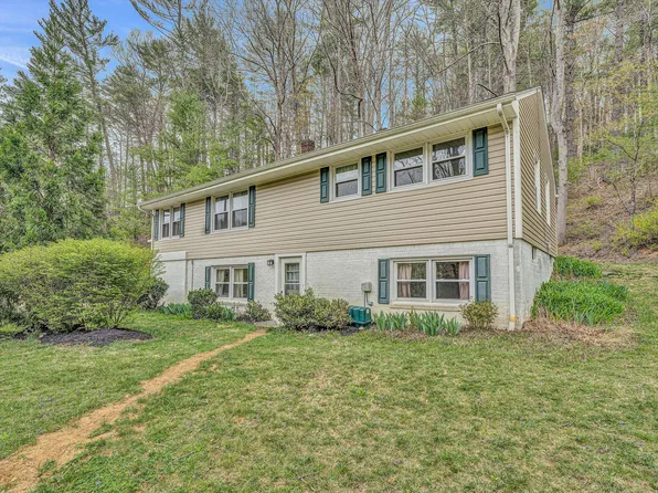 7514 Mount Chestnut Rd, Roanoke, VA 24018