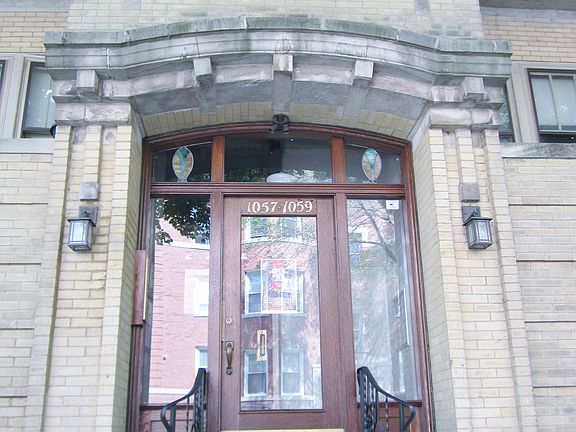 5th image of 1059 W Ardmore Ave #3