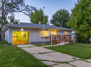 1475 Winter Dr, Freeport, IL 61032