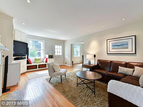 4th image of 2307 N George Mason Dr