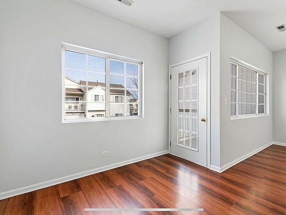 3rd image of 104 Creston Cir Unit 104