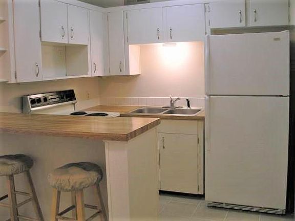 3rd image of 2811 Pembroke Ln #21 A