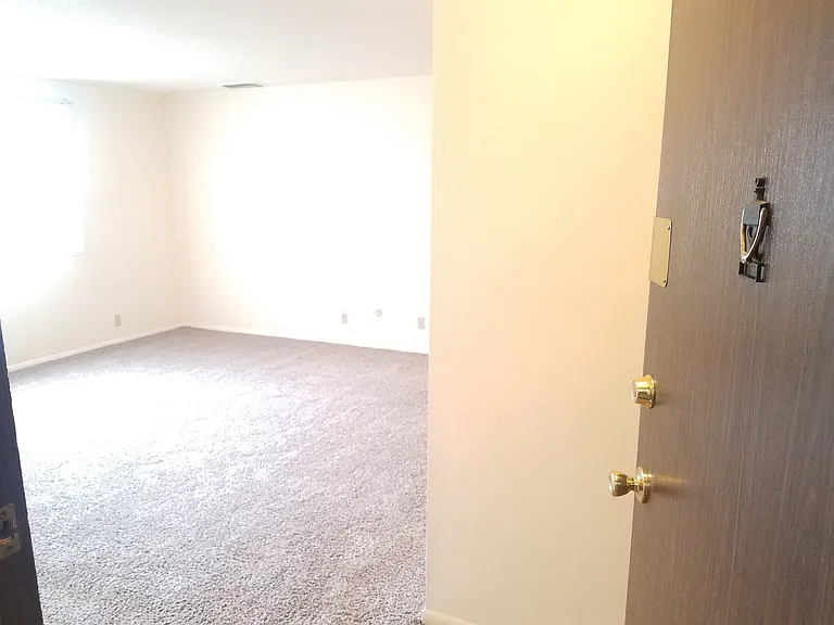 Kimberly Club Apartments — Photo 112
