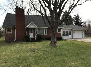 1863 Bittersweet Dr, Saint Anne, IL 60964