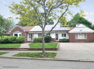 15 Brentwood Ave, Providence, RI 02908