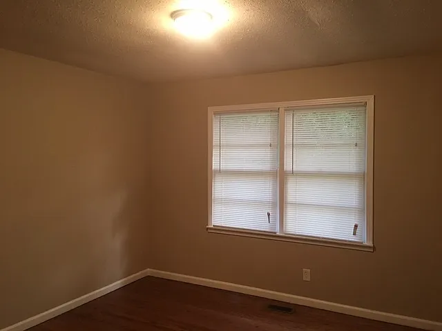 2514 Rochell Dr NW — Photo 7