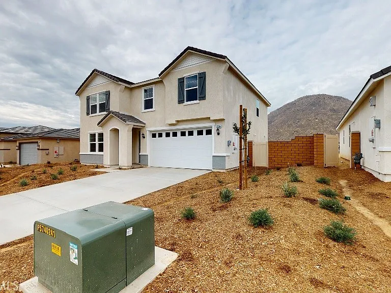21084 Telegraph Rd — Photo 2