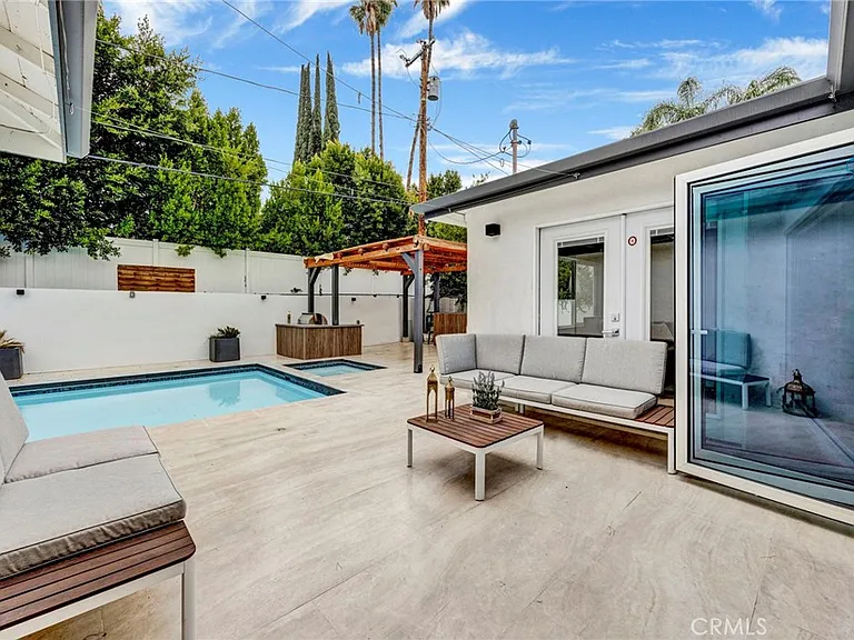 4912 N Alonzo Ave — Photo 10