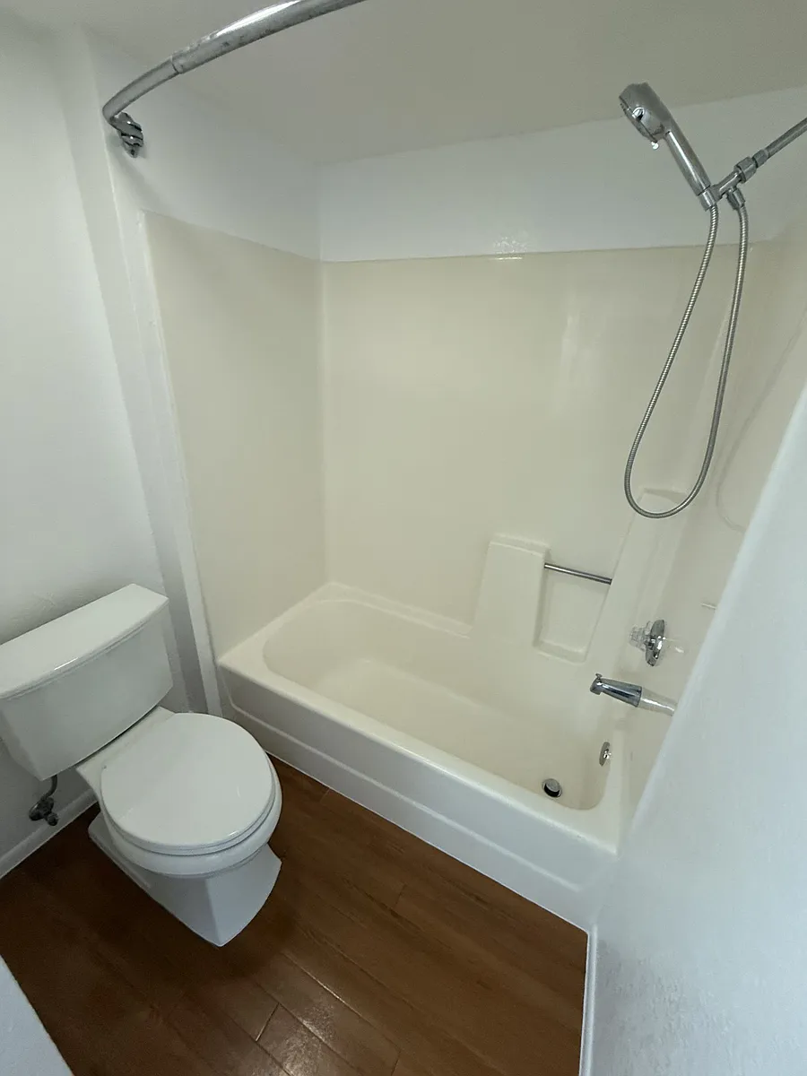 Building Photo - 1432 W Emerald Ave #642