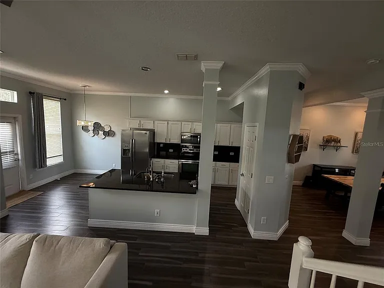109 Grace Ave — Photo 3