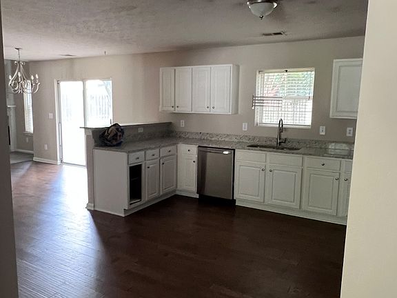 4th image of 1537 Milford Pl SW