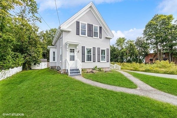 1st image of 208 Plymouth St