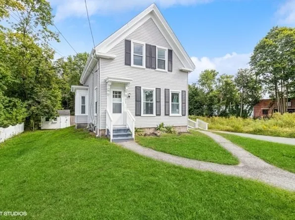 208 Plymouth St, Holbrook, MA 02343