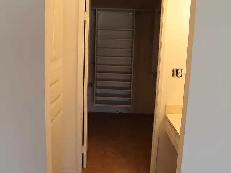 6738 Encino Ave #4 — Photo 18