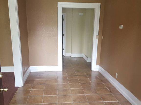 3rd image of 177 Cherry St
