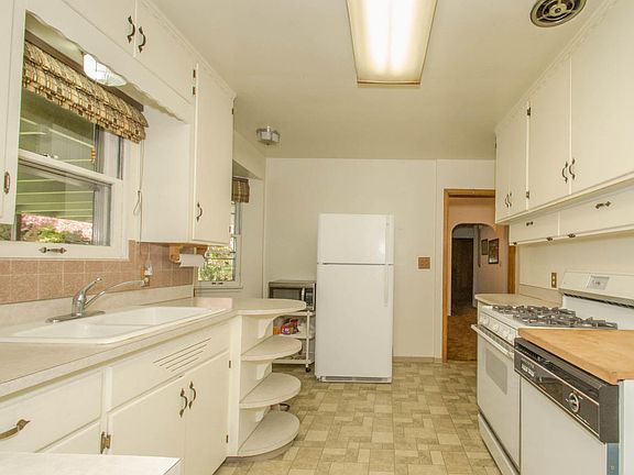 4th image of 302 N 26th Ave