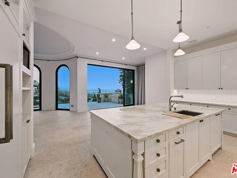 1675 N Woods Dr — Photo 29