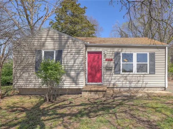 3304 E 75th St, Kansas City, MO 64132