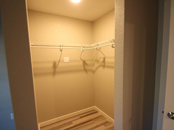 5th image of 830 Crestmont Way #2