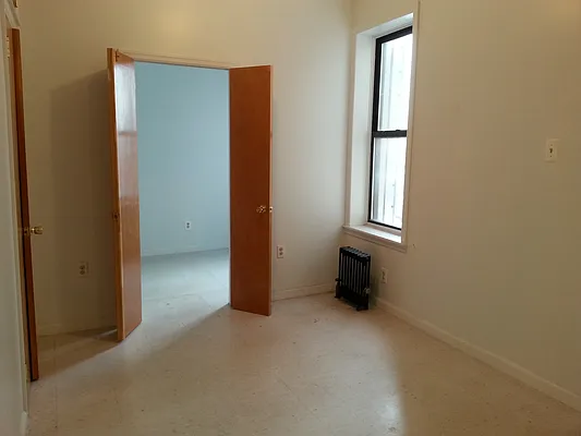 Rented by MCR Realty | media 16