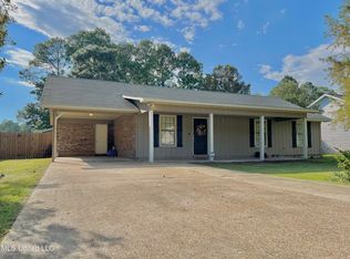 2613 Honduras Dr, Gautier, MS 39553