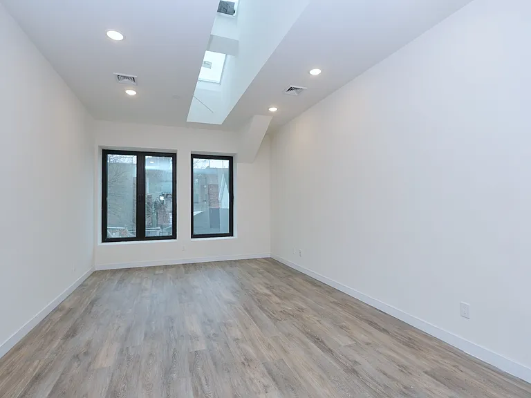 217 Main St #6 — Photo 13