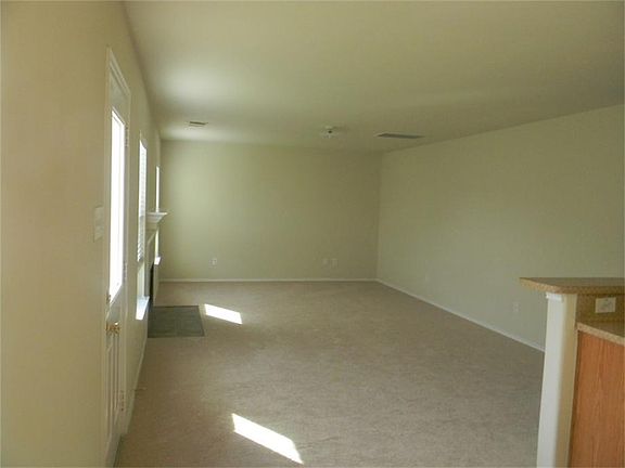 4th image of 6423 Macquarie Dr
