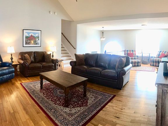 2nd image of 72 Laiken Dr