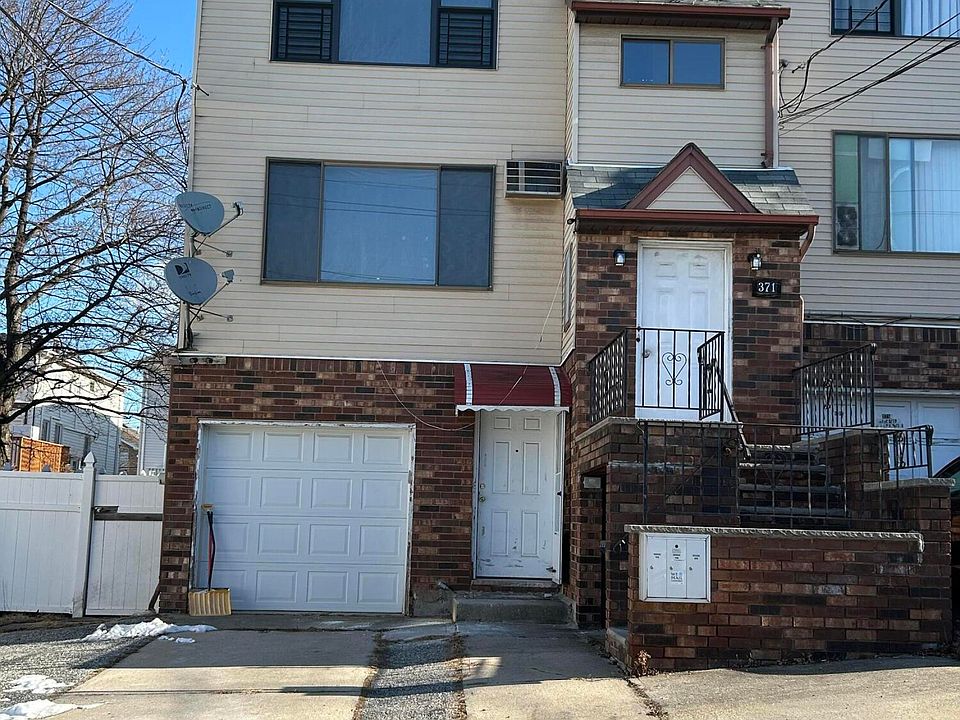 1st image of 371 Bradley Ave Floor 3