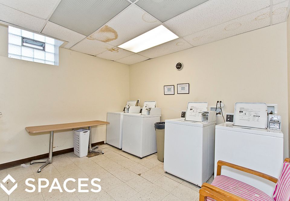 2nd image of 4756 N Maplewood Ave APT 312