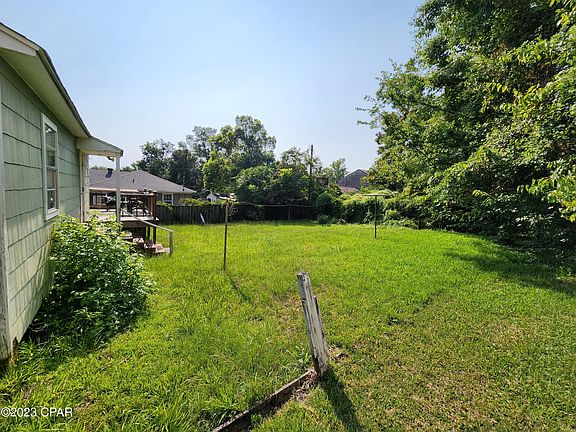3rd image of 4395 Deering St