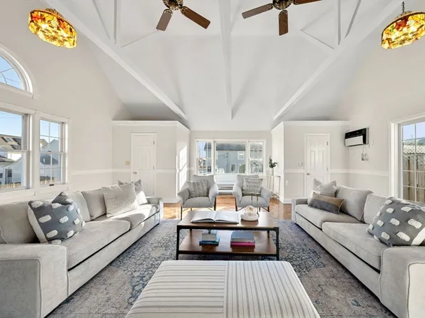 19 Rock Island Rd, Quincy, MA 02169