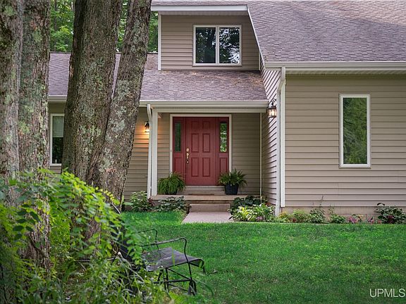 3rd image of 935 Orianna Dr