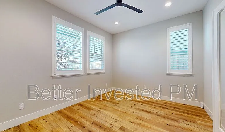 1437 Oak Cir — Photo 27