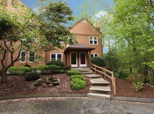 31 Pine Needle Dr, Shelton, CT 06484