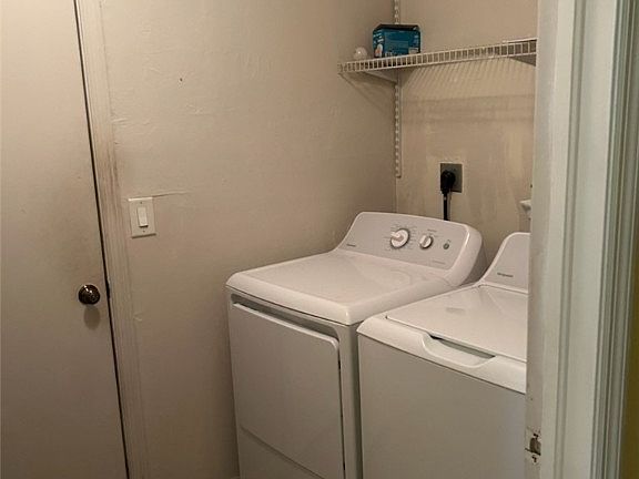 3rd image of 3854 Washington Ave