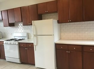 825 W Sunnyside Ave #3, Chicago, IL 60640